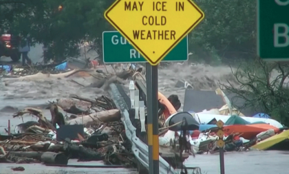 টেক্সাসে আকস্মিক বন্যায় নিহত ১৩