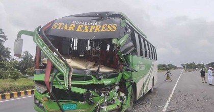 ঢাকা-ভাঙ্গা এক্সপ্রেসওয়েতে সড়ক দুর্ঘটনায় ৮ জন আহত