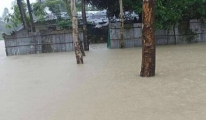 কক্সবাজারে ভারী বর্ষণ অব্যাহত, পাহাড় ধসের শংকা : পানিবন্দি কয়েকশো গ্রাম