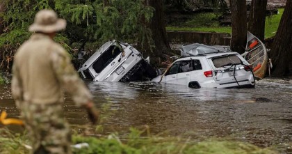 টেক্সাসে বন্যায় মৃতের সংখ্যা ১০৪ জনে পৌঁছেছে