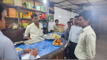 চকরিয়ায় অস্বাস্থ্যকর খাবার তৈরির দায়ে রেস্টুরেন্টে জরিমানা