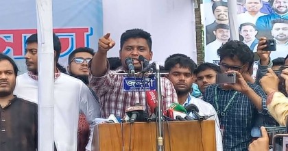 কিছু মিডিয়া দুর্নীতিবাজদের ফেরেশতা বানায়, সৎদের হেনস্তা করে: হাসনাত