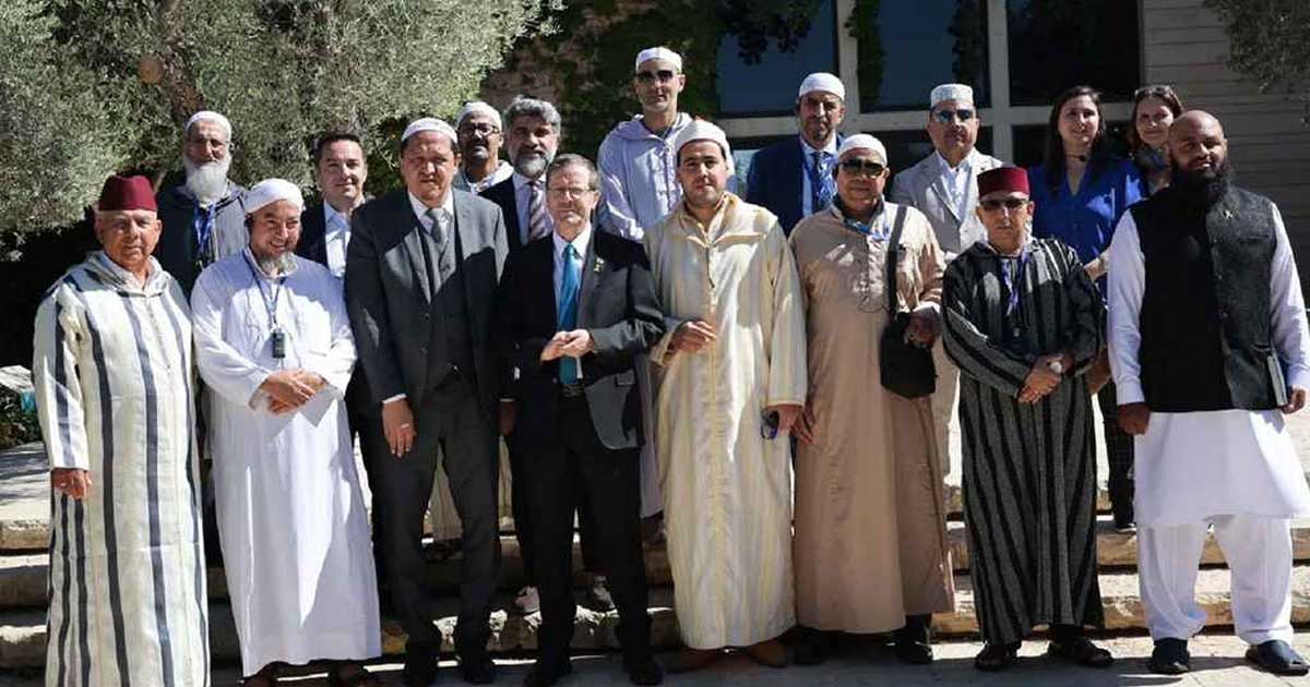 আরবিতে ইসরায়েলের জাতীয় সংগীত গেয়ে বরখাস্ত হলেন মসজিদের ইমাম