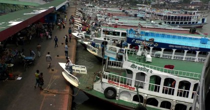 বৈরী আবহাওয়ায় ভোলা থেকে ১০ রুটে বন্ধ রয়েছে নৌযান চলাচল