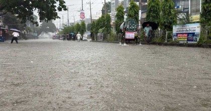 বিপদসীমার ওপর দিয়ে প্রবাহিত হচ্ছে ফেনীর মুহুরি-সিলোনিয়া নদীর পানি