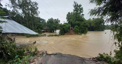 ফেনীতে বাঁধের ১৭ স্থানে ভাঙন, ৩০ গ্রাম প্লাবিত, বিদ্যুৎ বিচ্ছিন্ন