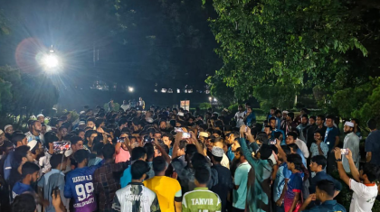 চাঁদাবাজির বিরুদ্ধে উত্তাল ইবি: ঢাকায় ব্যবসায়ী হত্যার প্রতিবাদে বিক্ষোভ

