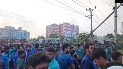 টোবাকো কোম্পানিতে শ্রমিক ধর্মঘট, ৮ দফা দাবিতে বিক্ষোভ 