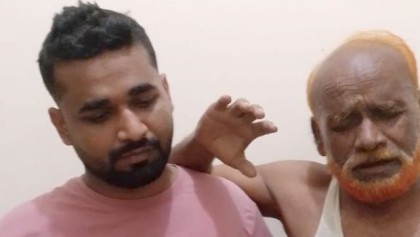 বাঁশখালীতে ব্যবসায়ীর ওপর সন্ত্রাসী হামলা: ১০ লাখ টাকা লুট, আহত পিতা-পুত্র

