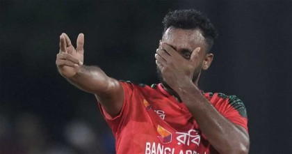 ৩০ রানে ৪ উইকেট হারিয়ে বিপদে শ্রীলঙ্কা

