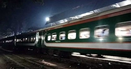 যাত্রী রেখে চলে গেল ট্রেন, স্টেশন মাস্টার বরখাস্ত