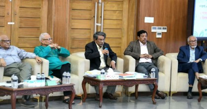 সাংবিধানিকভাবে সমতার মর্যাদায় নারীকে অধিষ্ঠিত করা দরকার: আলী রীয়াজ