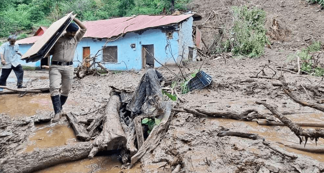 হিমাচলে জলবায়ু বিপর্যয়: মৃত্যুমিছিল, ধ্বংস আর দায়হীনতা