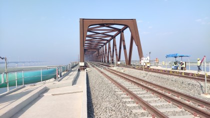 যমুনা রেলসেতু চালু হলেও কাঙ্ক্ষিত সুফল মিলছে না উত্তরাঞ্চলের যাত্রীদের

