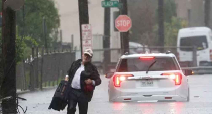 আকস্মিক বন্যায় বিপর্যস্ত নিউইয়র্ক-নিউজার্সি, জরুরি অবস্থা ঘোষণা

