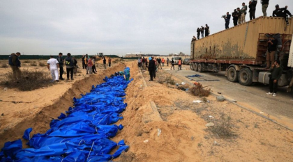 গাজায় মৃত্যুর মিছিলে কবরের জায়গাও নেই