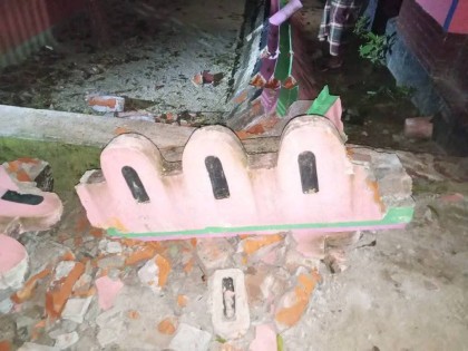 কু‌ড়িগ্রা‌মে মস‌জি‌দের রে‌লিং ভে‌ঙে মুসল্লীর মৃত‌্যু