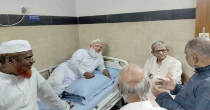 জামায়াতের আমিরকে দেখতে হাসপাতালে গেলেন মির্জা ফখরুল