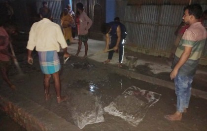 কুড়িগ্রামে রড ছাড়াই রা‌তের আঁধা‌রে আর‌সি‌সি ঢালাই