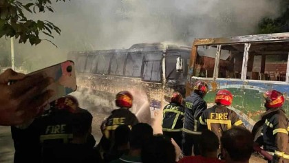পল্লবীতে বিকল্প পরিবহনের বাসে আগুন