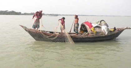 ভরা মৌসুমেও মিলছে না ইলিশ, দাম আকাশছোঁয়া