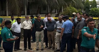 মাইলস্টোনে দুই উপদেষ্টা অবরুদ্ধ, সঙ্গে আছেন প্রেস সচিবও