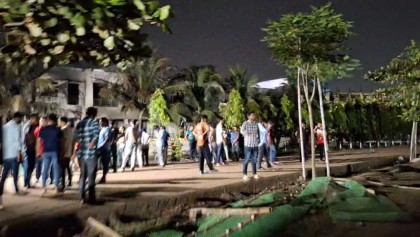 মধ্যরাতে ৬ দফা দাবিতে উত্তাল মাইলস্টোন কলেজ