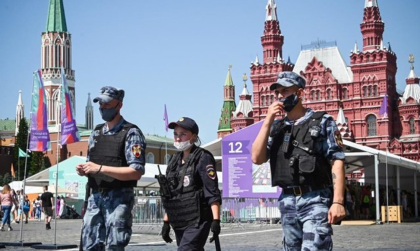 রাশিয়ায় বাজা সম্পাদকসহ ৫ সাংবাদিক আটক, গণমাধ্যমে গোপন তথ্য ফাঁসের অভিযোগ

