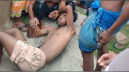 সাগরের স্রোতে ভেসে যাচ্ছিলেন ঢাকার পর্যটক, জেলের বীরত্বে প্রাণে রক্ষা