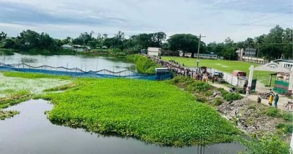 থানায় ঢুকে পুলিশকে ছুরিকাঘাত করা যুবকের মরদেহ মিললো পুকুরে