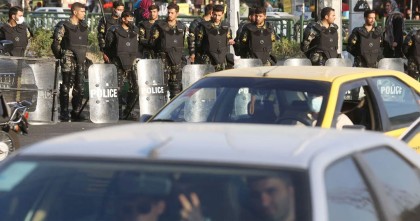 ইরানে বিচার বিভাগের ভবনে গ্রেনেড হামলা: ৩ হামলাকারীসহ নিহত ৮