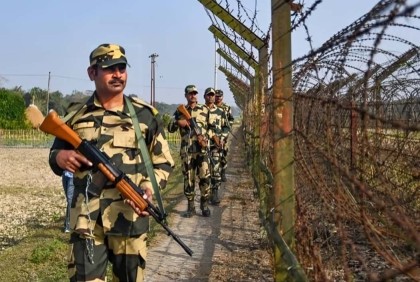 সীমান্তে বিএসএফের তৎপরতা বৃদ্ধি, আহত যুবক চোরাকারবারি নয়: পরিবারের দাবি 

