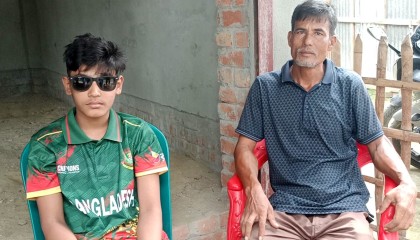 চোখ হারিয়েও নতুন বাংলাদেশের স্বপ্ন দেখছেন জুলাই যোদ্ধা লামিম