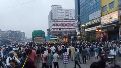 টঙ্গীতে ড্রেনে পড়ে নারী নিখোঁজ: সন্ধানে ব্যর্থতা, মহাসড়ক অবরোধে জনদুর্ভোগ