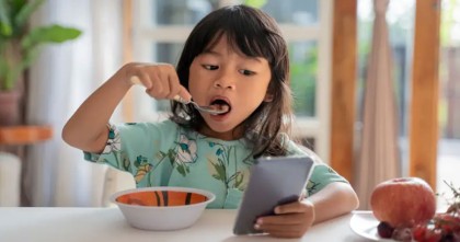 সন্তানকে মোবাইল ফোন দিতে হলে কোন সেটিংগুলো অবশ্যই চেক করবেন?