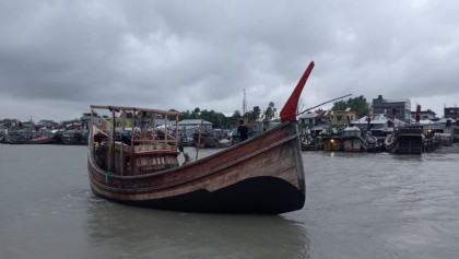 বঙ্গোপসাগরে ট্রলারসহ ১৫ জেলে নিখোঁজ, উৎকণ্ঠায় পরিবার