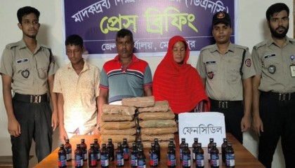 মেহেরপুরে ১৪০ বোতল ফেনসিডিলসহ স্বামী-স্ত্রী ও এক সহযোগী আটক