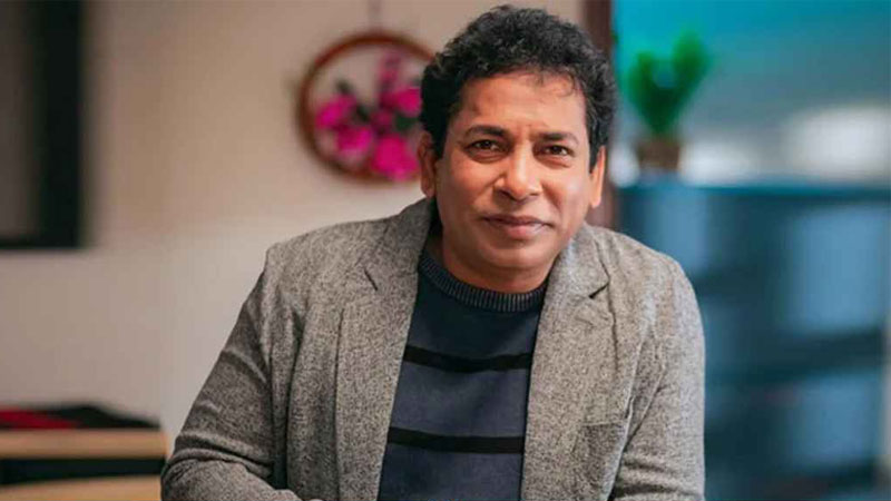 সাংবাদিকতায় আগ্রহের কথা জানালেন মোশাররফ করিম