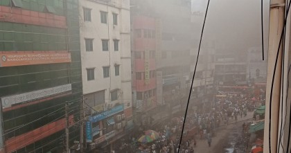 গুলিস্তানের সুন্দরবন স্কয়ার মার্কেটের আগুন নিয়ন্ত্রণে