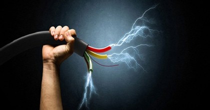 বিদ্যুৎস্পৃষ্ট ছেলেকে বাঁচাতে গিয়ে মায়েরও মৃত্যু