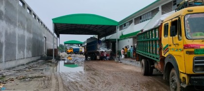 বন্ধ থাকার পরে বিএডিসি সার গোডাউনের কার্যক্রম পুনরায় শুরু