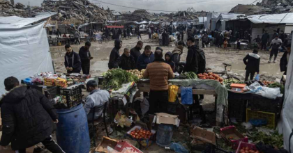 গাজায় খাদ্যসংকট চরমে: ২৫ হাজার টাকায়ও মিলছে না দুই কেজি ডাল, এক কেজি আটা