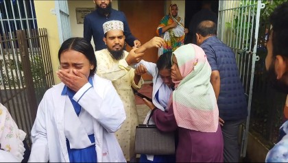 বিজ্ঞানাগারে আগুন, হুড়োহুড়িতে আহত ২৫ শিক্ষার্থী