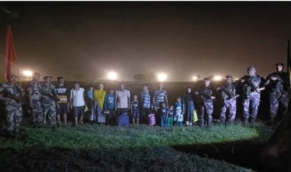 ঠাকুরগাঁও সীমান্তে পতাকা বৈঠক: শিশুসহ ১৩ বাংলাদেশিকে ফেরত দিল বিএসএফ

