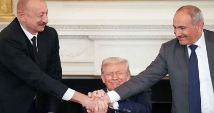 ট্রাম্পের উপস্থিতিতে আর্মেনিয়া-আজারবাইজানের শান্তি চুক্তি স্বাক্ষর