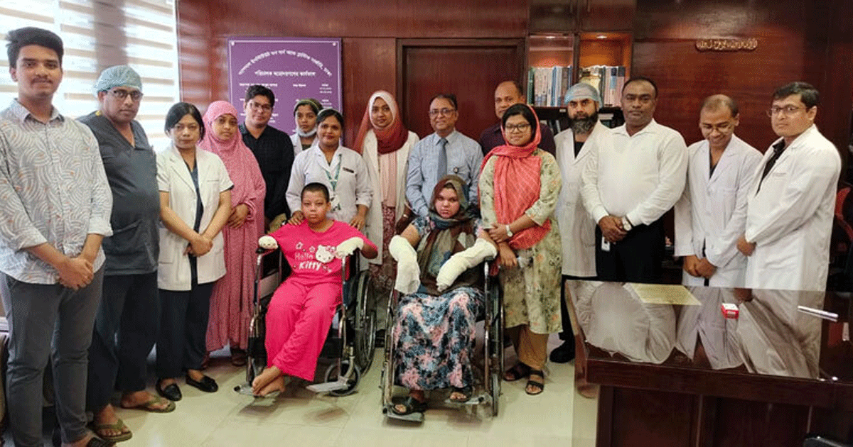 চিকিৎসা শেষে বার্ন ইনস্টিটিউট থেকে বাড়ি ফিরলেন মাইলস্টোনের আরও দুই শিক্ষার্থী