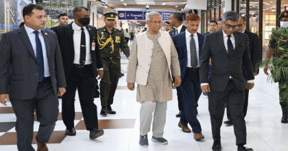 মালয়েশিয়ার উদ্দেশে ঢাকা ছাড়লেন প্রধান উপদেষ্টা  