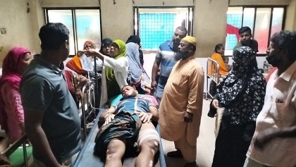 দৌলতপুরে মাদকবিরোধী অভিযানে গুলিবিদ্ধ সোর্স, আটক ১