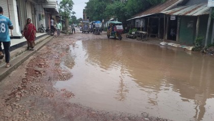 মাধবপুরে ভোগান্তির শেষ নেই, জরাজীর্ণ সড়ক সংস্কারের অপেক্ষায় হাজারো মানুষ