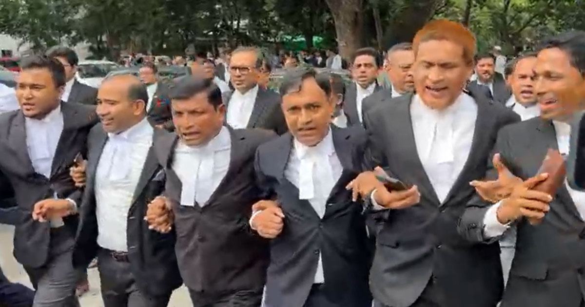 খায়রুল হকের ফাঁসির দাবিতে উত্তাল হাইকোর্ট